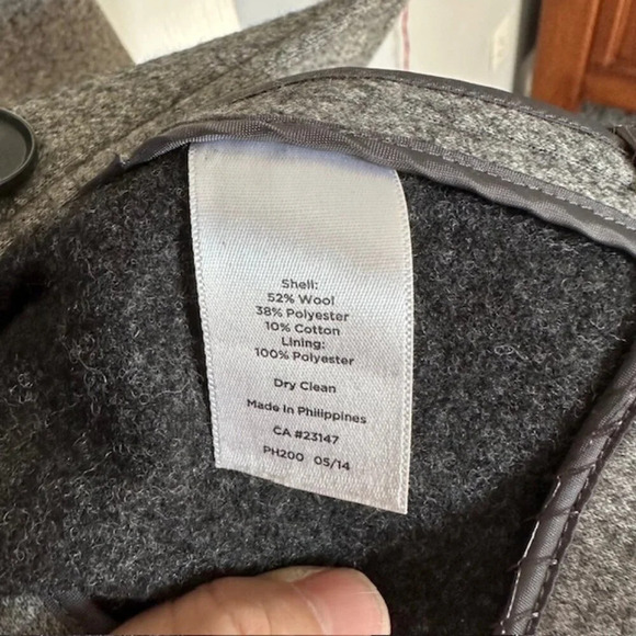 Talbots wool blend women's blazer, size 8, three pocket, button closure, gray - Picture 4 of 7